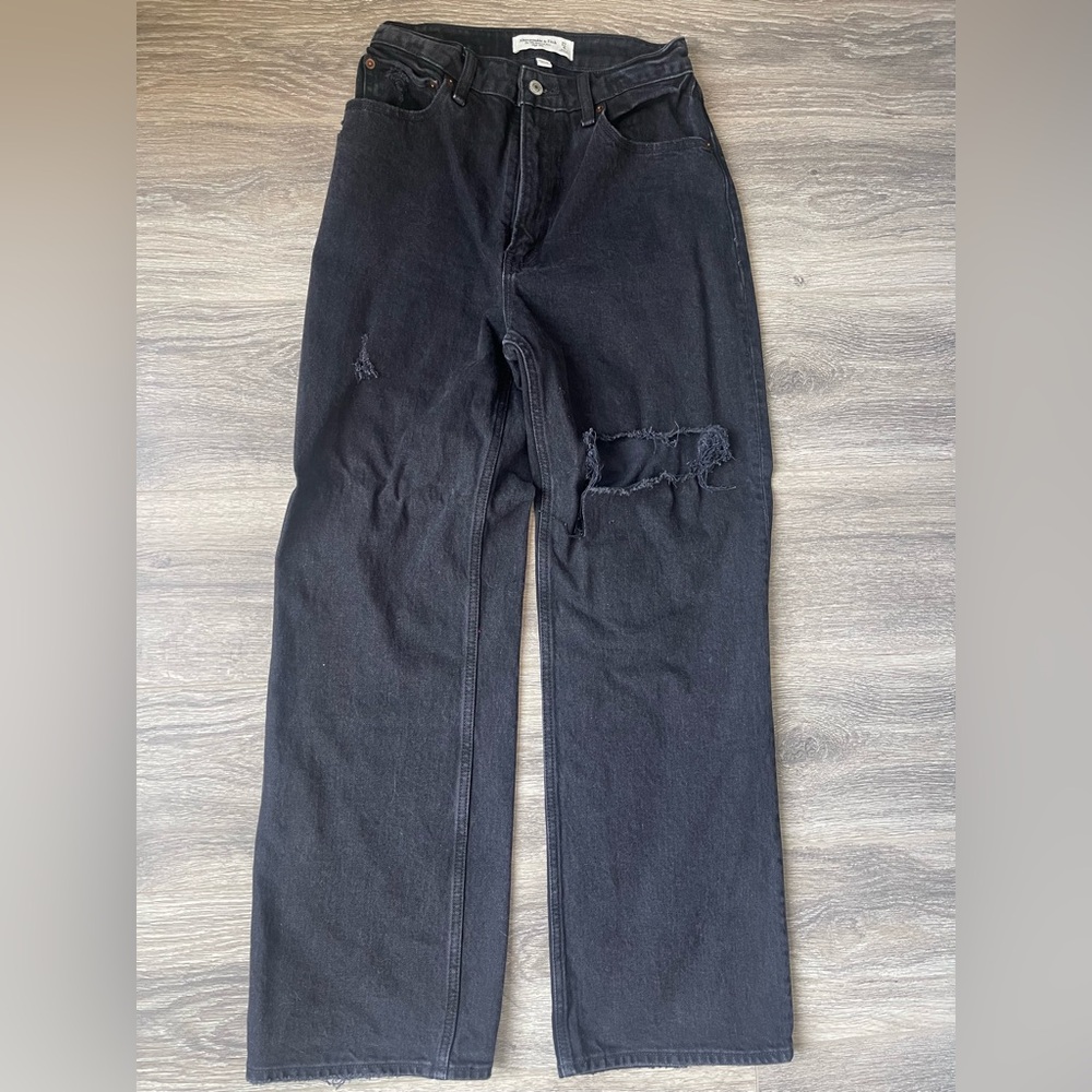 Abercrombie & Fitch The 90’s Relaxed Jean High Rise Curve Love
